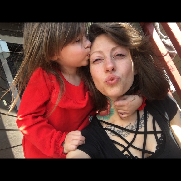 Meet your Posher, Brooke - Picture 5 of 8